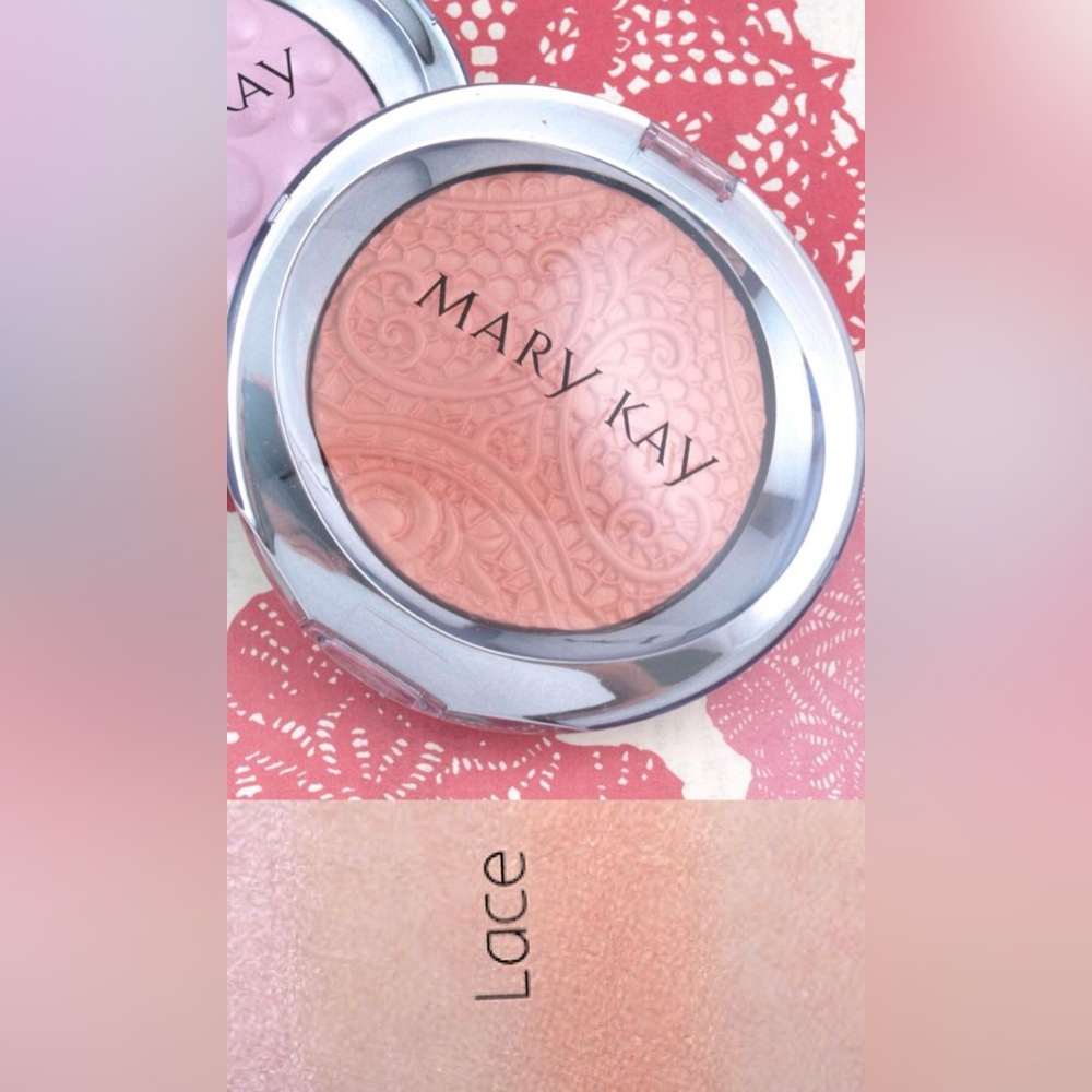 Mary Kay Sheer Dimensions Powder Make up